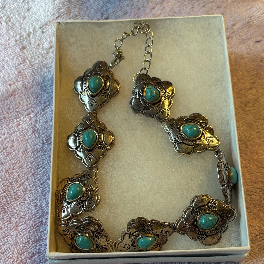 Vintage-Inspired Silver Toned Necklace with Turquoise Accents